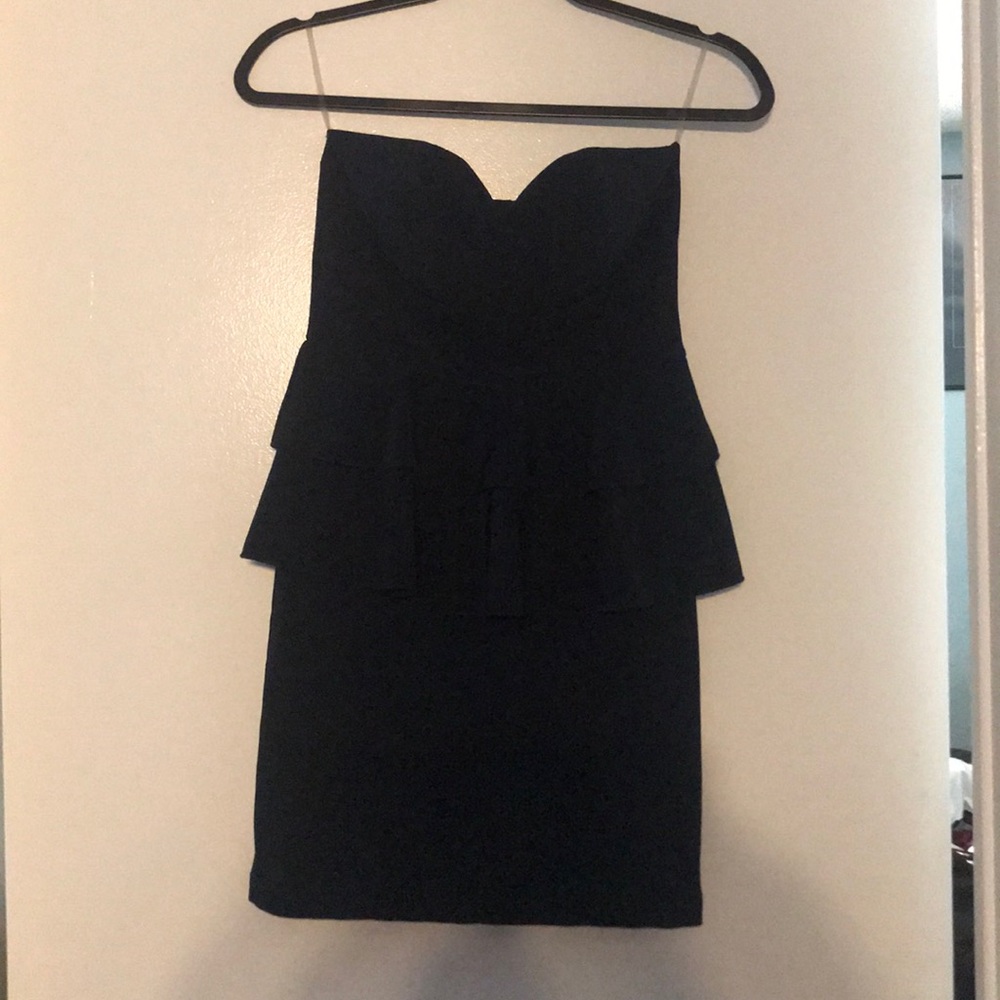 Strapless navy dress.